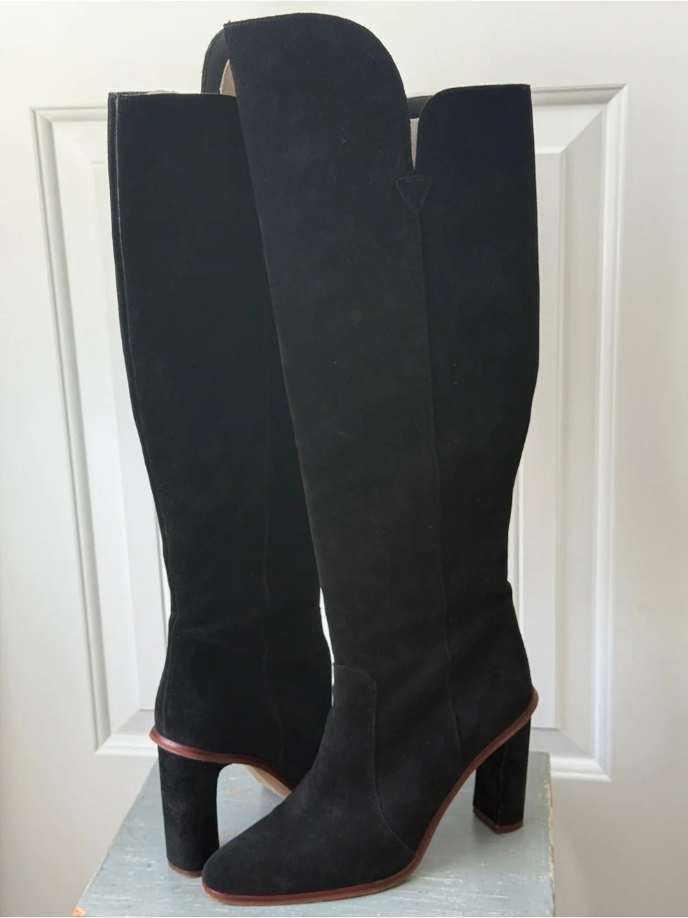 Vince Camuto stylish knee